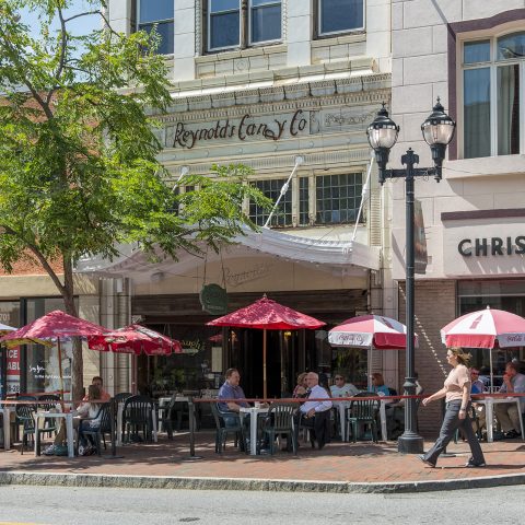 cavanaughs restaurant located near MkT apartments in Wilmington Delaware